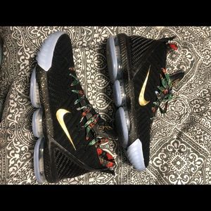 Nike Watch the throne lebron 16